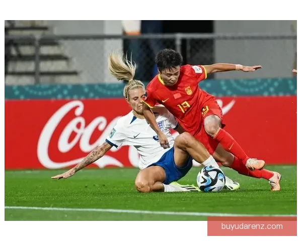 意大利女足与丹麦女足激战成和赛场精彩瞬间回顾