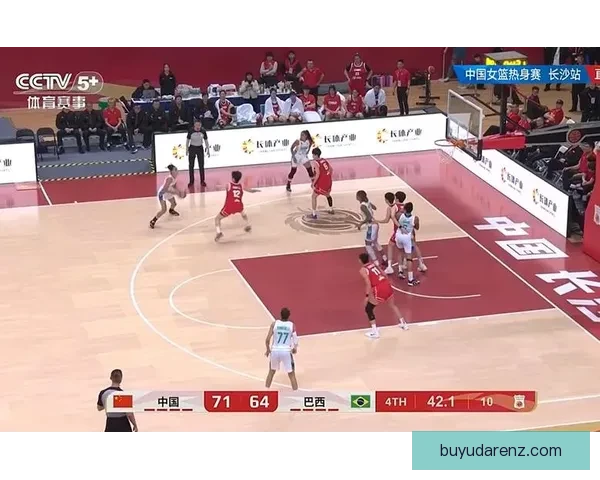 查内勃艮第南部女篮不敌里尔女篮终场比分定格79比67